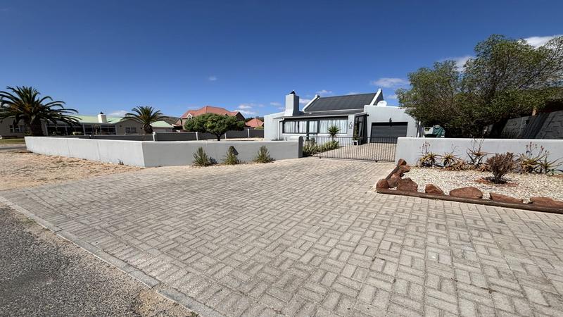 3 Bedroom Property for Sale in Sandy Point Western Cape